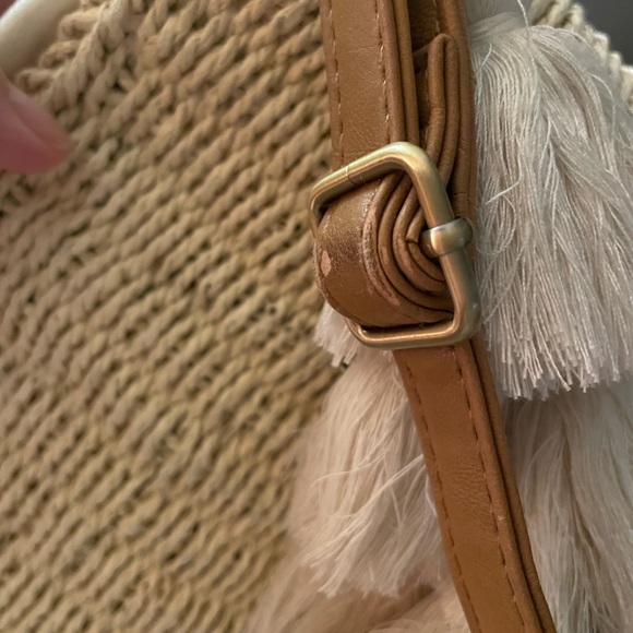 Boho basket woven purse with tassels - Picture 6 of 7